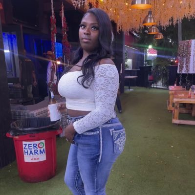 aalexistexass's profile picture. Lex🖤