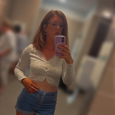 amy_ellenxx's profile picture. 24 years old / chaotic Taurus 🤪 ♉️/ Robron 🏳️‍🌈 / Cassell brothers 📷/ heated rivalry 🏒 👨‍❤️‍👨