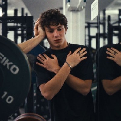 BENZKA12_'s profile picture. 