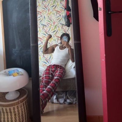 eyindanga13975's profile picture. 