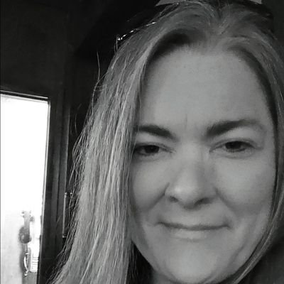 IrishLaura13's profile picture. 