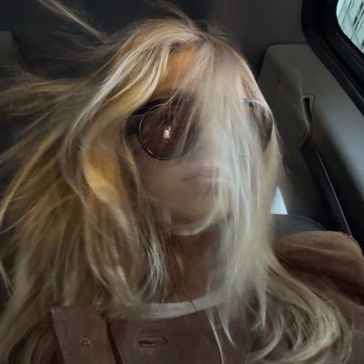 marinagreenmami's profile picture. union st equinox. wfh @ saint frank. crash out. bar darling. repeat.