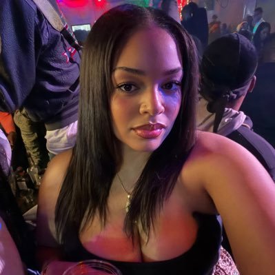 bankrollLiv's profile picture. I'm just here so I won't get fined.