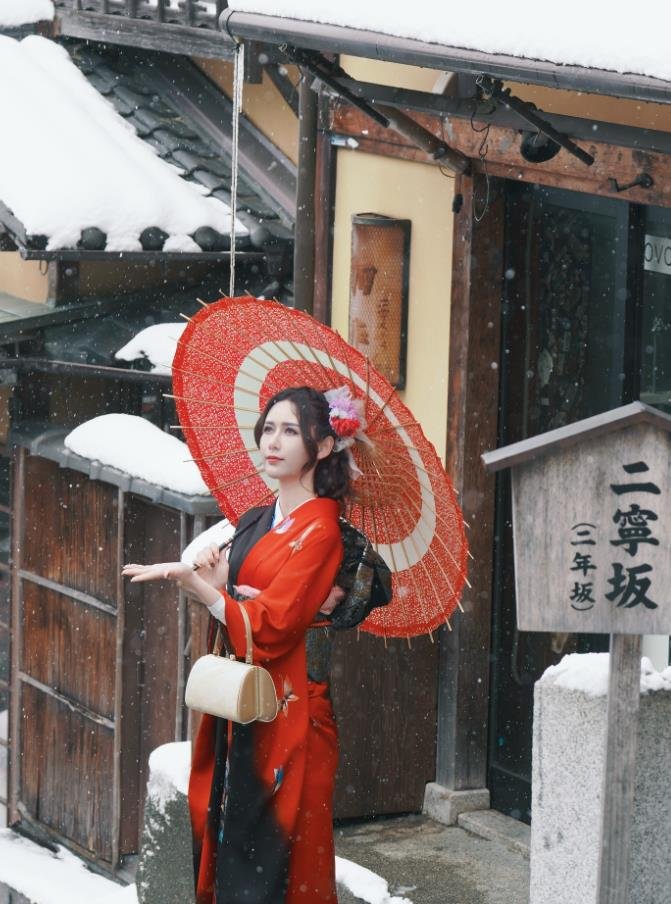 aparnaD86799397's profile picture. 秘書/出張多め/スタバ好き/裏垢女子/20前半/性欲オバケ/くち得意/