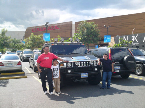 walexcani's profile picture. Naci un 25 de mayo de 1972, moreno, guapo, medio alto y medio gordo cabello negro, profesional de estudio.....