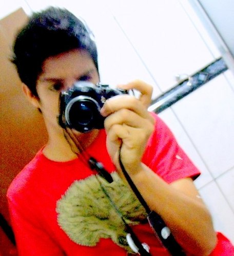 I am the zombie of @falsabarbie 
/ Membro do @walkingcast um podcast dedicado à série The Walking Dead.