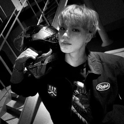 vlelakii's profile picture. ᅠ𝐃𝐔𝐏𝐋𝐈𝐂𝐀𝐓𝐄 — born in 𝟮𝟬𝟬𝟬, the universe crowns him as 𝐍𝐂𝐓 𝐃𝐑𝐄𝐀𝐌’s Jeno.