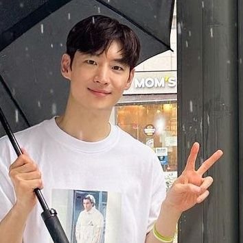 brooklyngof's profile picture. ᯓ★ all about —  ˙ . ꒷ 🥞 . 𖦹˙— #cortis ❤︎ #leejehoon ‹𝟹 #leejunho ᡣ𐭩 #jichangwook ᢉ𐭩 #leejongsuk ᵕ̈ #kdrama ⋮ ⌗ ┆ʚଓ ──★  ̟ !! taxi driver enthu 🚖🌈