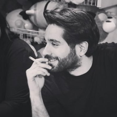 saeedbel93's profile picture. دلال صندلی پیرمرد‌ها در مترو، پدر شلبی، عنصر اصلی نظم در بی‌نظمی. دارای مک‌بوک رم ۸، آیفون رجیستر شده و عکس یادگاری با محسن لرستانی