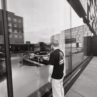 xvnder2k's profile picture. graphics designer & peripherals enjoyer, member of @JadeFaction