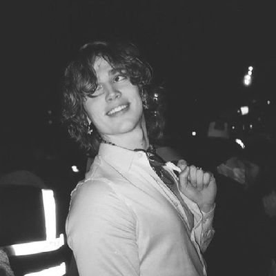 Ch4rlie_LB's profile picture. Yᴏᴜ Kɴᴏᴡ, I ᴡᴀꜱ ꜱᴛᴀʀᴛɪɴɢ ᴛᴏ ᴛʜɪɴᴋ ᴡɪꜱʜɪɴɢ ᴏɴ ꜱᴛᴀʀꜱ ᴡᴀꜱ ғᴏʀ ʙᴀʙɪᴇꜱ ᴀɴᴅ... ᴄʀᴀᴢʏ ᴘᴇᴏᴘʟᴇ