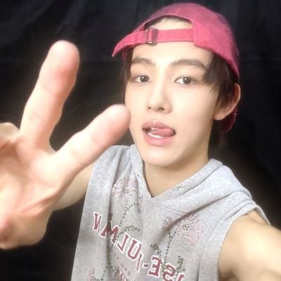 rhepiphany's profile picture. a page of reposts & feelings ⭐️
mostly btsvtcortis 💌