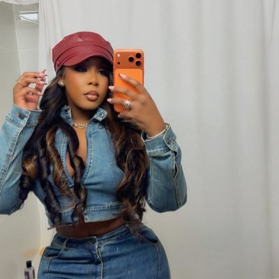 jalaAmour's profile picture. 💒𝓟𝓼𝓪𝓵𝓶𝓼 139:14✝️ | | Consecrated & glowing 🌸🕊”