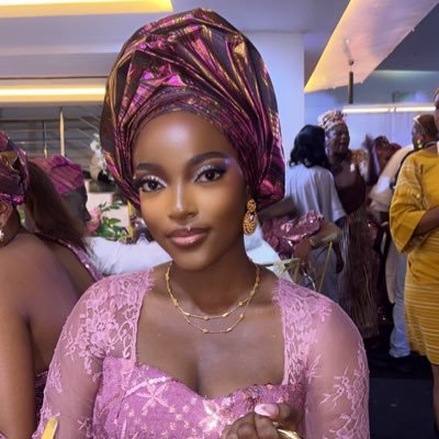 dameey_'s profile picture. I make bags and also sell readymade bags, party purses and accessories for a living. Patronize me 🙏 Business page: @retrofitbydami @bagstatic.ng on IG