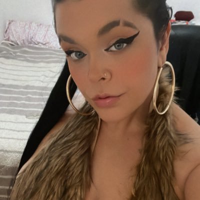 rebecaoton's profile picture. 