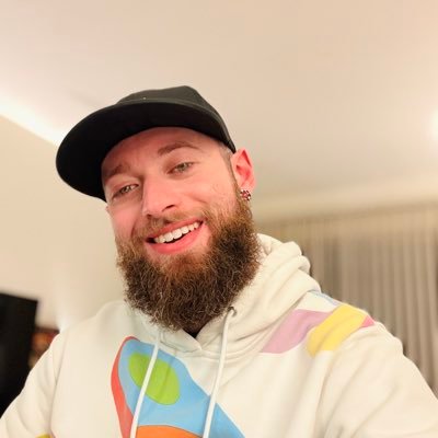 DiscoLemon_'s profile picture. Geometrica Painter. Graphic Designer. IG: @_discolemon_.