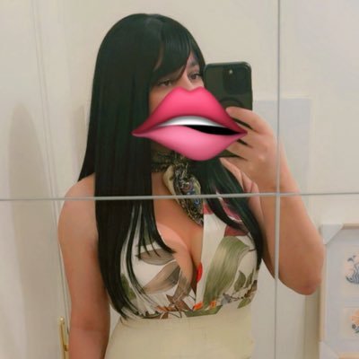 Samcolins367721's profile picture. 🇩🇿❤️ / 📍🇫🇷 the best bitch in the house 🏠 💃🪩 la crème de crème 💅 probably out of your league 😘😊😉