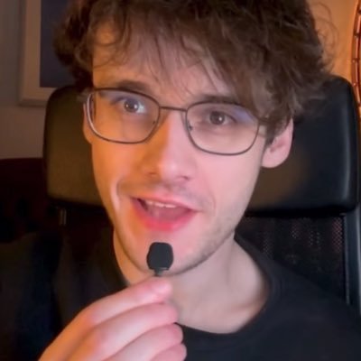 burholic's profile picture. crazy ass girlboything