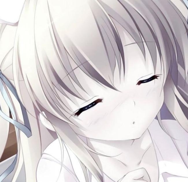 AliyevaDilara18's profile picture. 