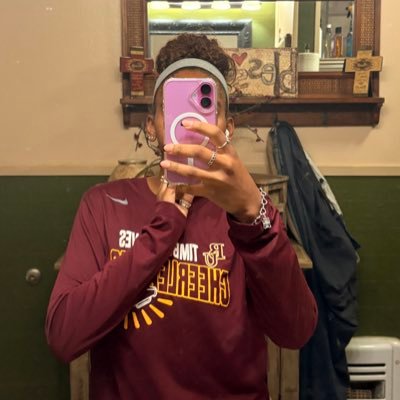 uhh_malll's profile picture. 💖   👑