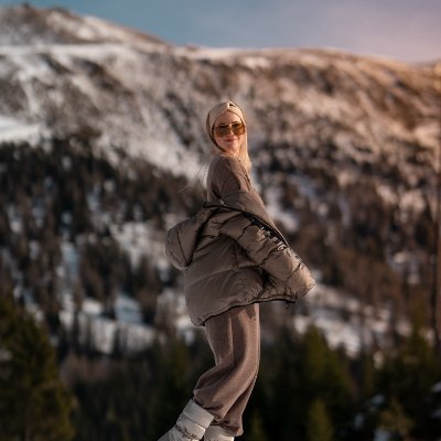 akan2081512's profile picture. Self-employed. Freely criticizes anything.
Enjoys discussing topics from any field.
DM random.