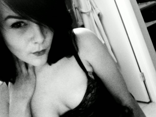 emilyetrange's profile picture. Karaoke is my idea of public exposure.