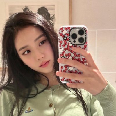 MoniqueVirgini8's profile picture. 