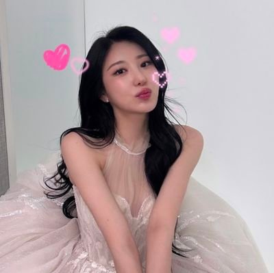 bluemintzone's profile picture. i love chaeyeon a lottle. it's like a little but a lot [ #이채연 ♡ ]