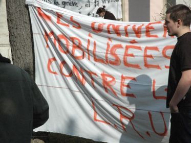 Des infos sur le 'fond' des réformes Pécresse. Mises à jour par le Comité de Communication de Lyon 2
