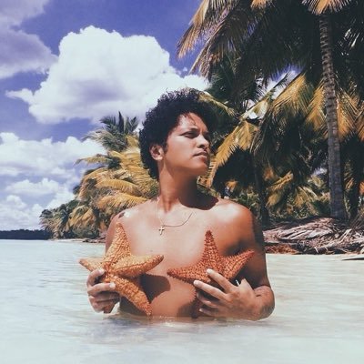 ClarinhaMars_'s profile picture. Flamenguista / Nortista / Leonina / Advogada /Viu o Brunão no dia 19.10.2024