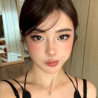 etherealisac's profile picture. DM for business inq 💌