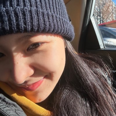 aleekachan's profile picture. happy personality but stuck in a sad soul