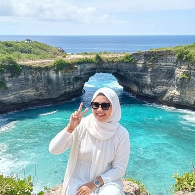 warmthforme's profile picture. i'm either yapping or napping💤