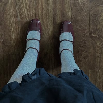 theclovecoterie's profile picture. Normal, fun, easy-going girl. Mainly foodposting. TikTok, IG, & Substack (recipes!) @theclovecoterie