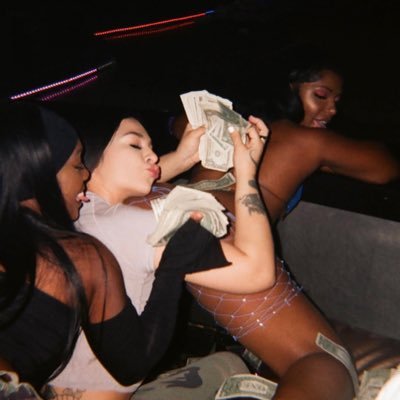 lovlydeepthroat's profile picture. Cash App : $winterrszn