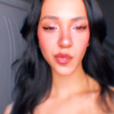 ebrukzlyr's profile picture. 