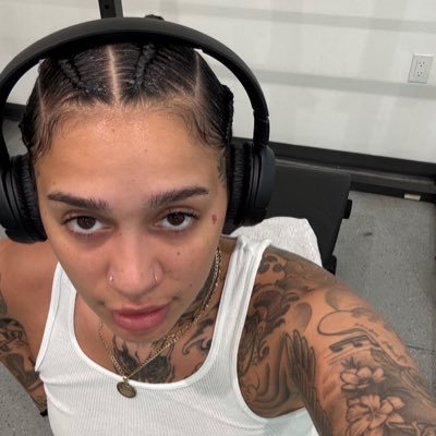 babybergz's profile picture. i got this sewed up