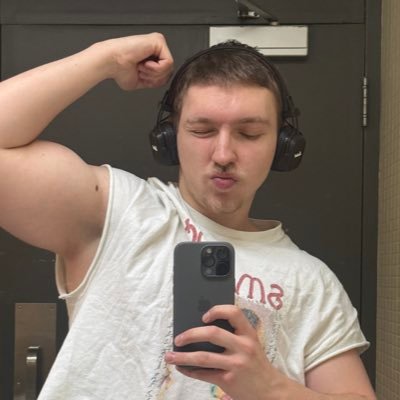 BrarielOF's profile picture. 19 years old young golden rertriever, bisexual, based on canada 🇨🇦🇺🇦follow the link for more