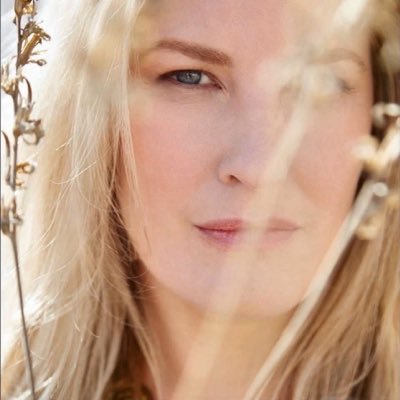 linda_padle's profile picture. Explorer of rivers, mountains, and ideas sometimes in nature, always chasing good vibes