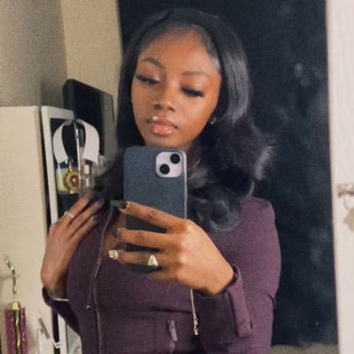 sheluvkourt's profile picture. 