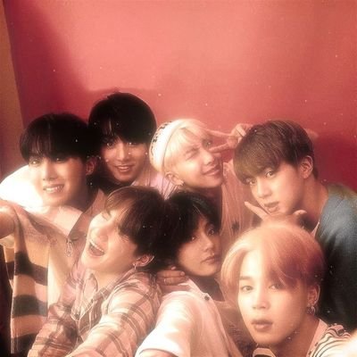 rivqtt's profile picture. 19|they/them