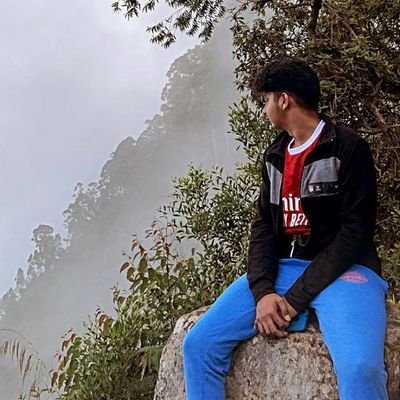 HameedZain3's profile picture. Life is simple, you make decisions and you don't look back ❤️. #COYG #ValeYellow #MambaMentality💜🐍 #Ilayaraja #TheyNotLikeUs