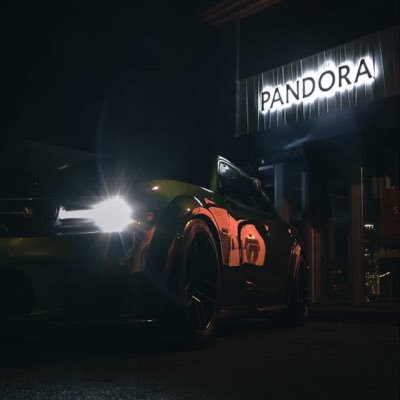 Vemzii_'s profile picture. 