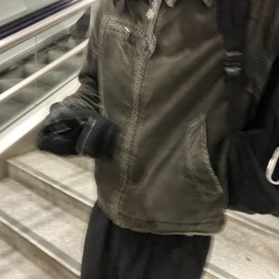 gHom9cihc's profile picture. No titles , just vibes