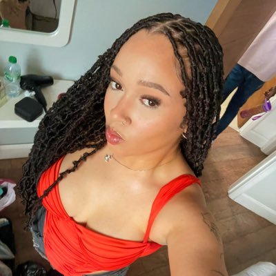 Aliyahlmo's profile picture. Not here to impress🕊️just existing❤️‍🩹