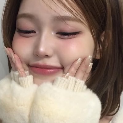 jeongcaebi's profile picture. Cutieful Missy, 888. Pink—ish Recites⠀✪⠀“…예뻐지고 싶다면..” ﹕ཿ