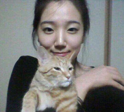 charmanteJia's profile picture. 