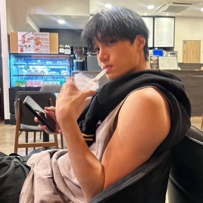 Jongin born to be a great performer, he tells story by dancing.