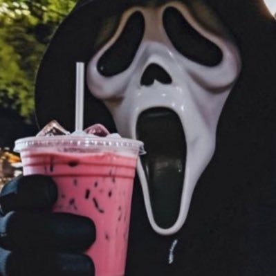 hauntinglyyjenn's profile picture. 𝒽ℴ𝓇𝓇ℴ𝓇 ℯ𝓃𝓉𝒽𝓊𝓈𝒾𝒶𝓈𝓉 𝓈𝒾𝓃𝒸ℯ 🔪♥︎