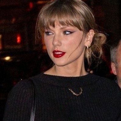 xjusseex's profile picture. t𝘪𝘮𝘦, 𝘥𝘰𝘦𝘴𝘯'𝘵 𝘪𝘵 𝘨𝘪𝘷𝘦 𝘴𝘰𝘮𝘦 𝘱𝘦𝘳𝘴𝘱𝘦𝘤𝘵𝘪𝘷𝘦?